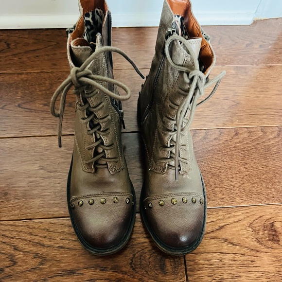 Leather size 7 Brown/tan Lace-Up Combat Boots - Picture 2 of 6